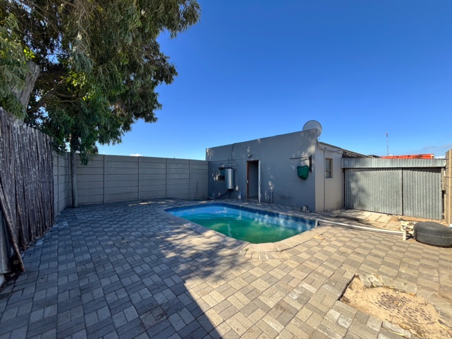 3 Bedroom Property for Sale in Bishop Lavis Western Cape